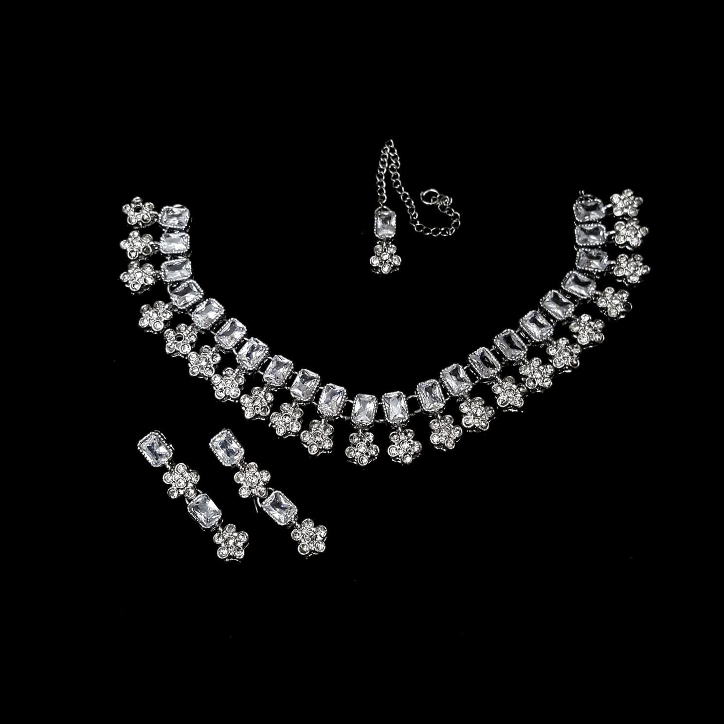 Classic White Bridal Necklace Set – Elegant Kundan Jewelry with Earrings & Tikka