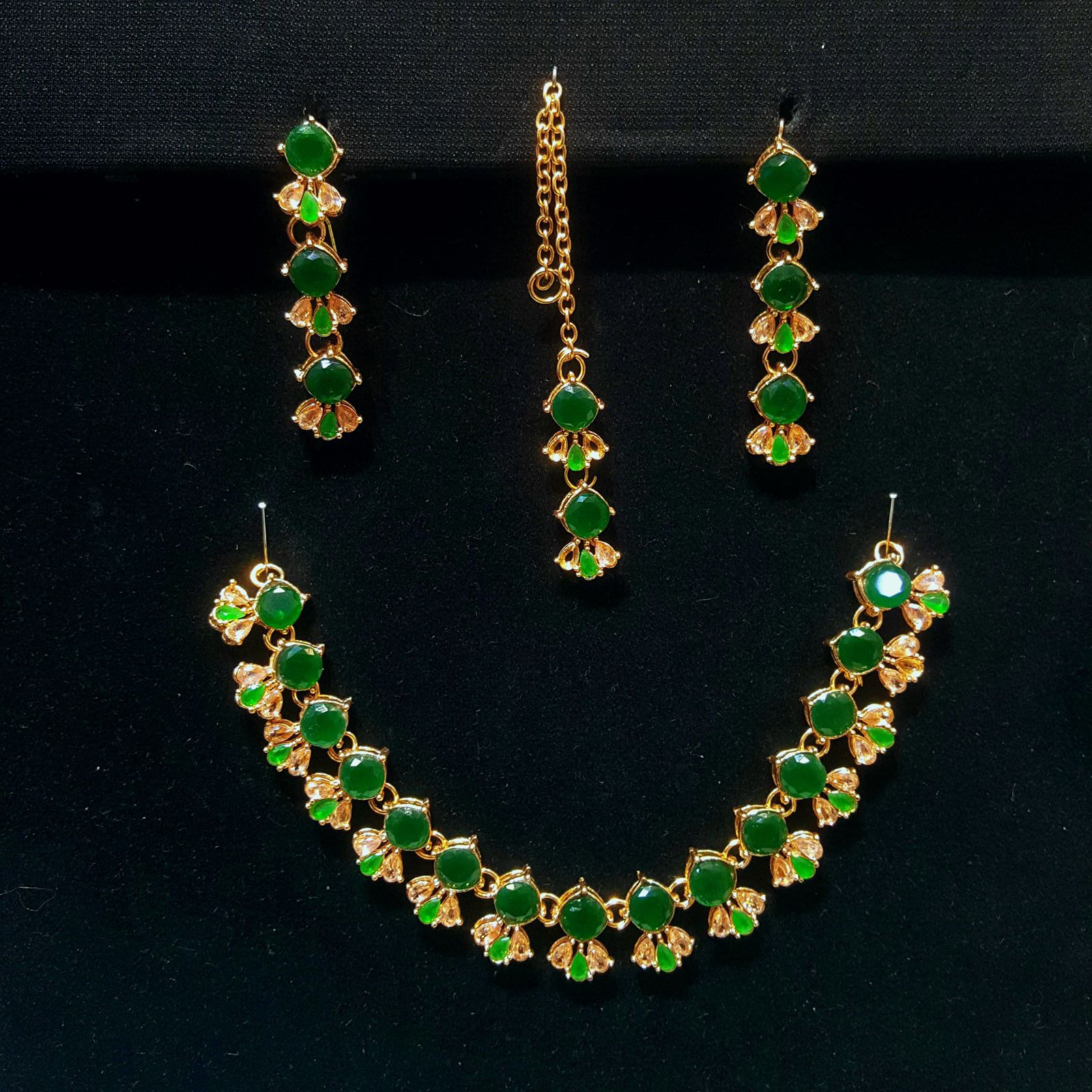 Emerald Green Necklace Set – Elegant Bridal Jewelry with Earrings & Tikka